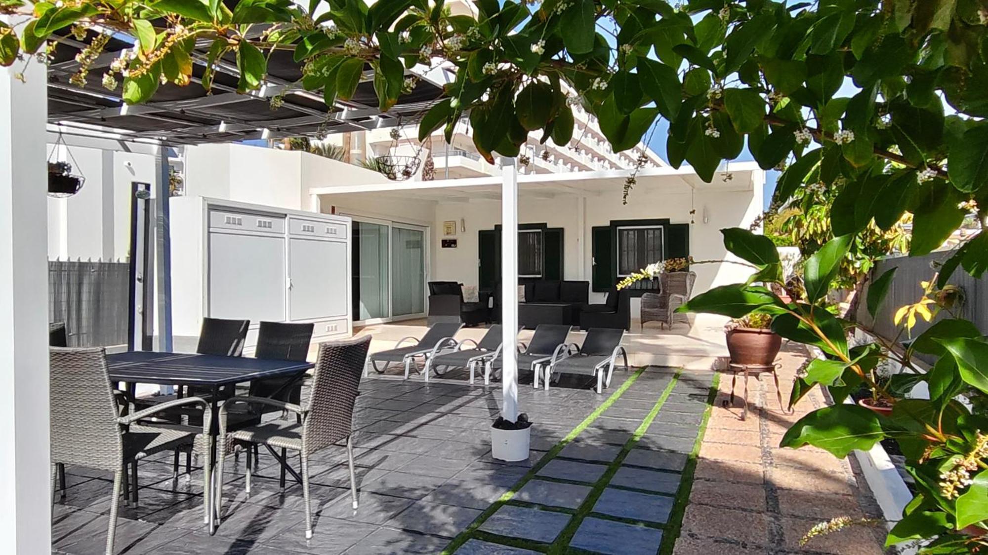 Club 14 By Pride Holiday Rentals Плайя-дель-Інглес Екстер'єр фото